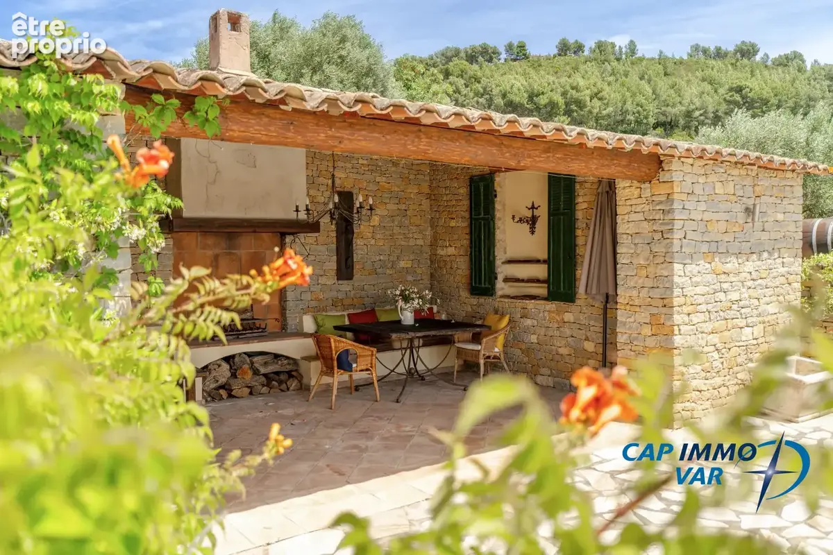 Maison 6 pièces 206 m² à vendre à La Cadiere-D'azur (83740) - photo 4