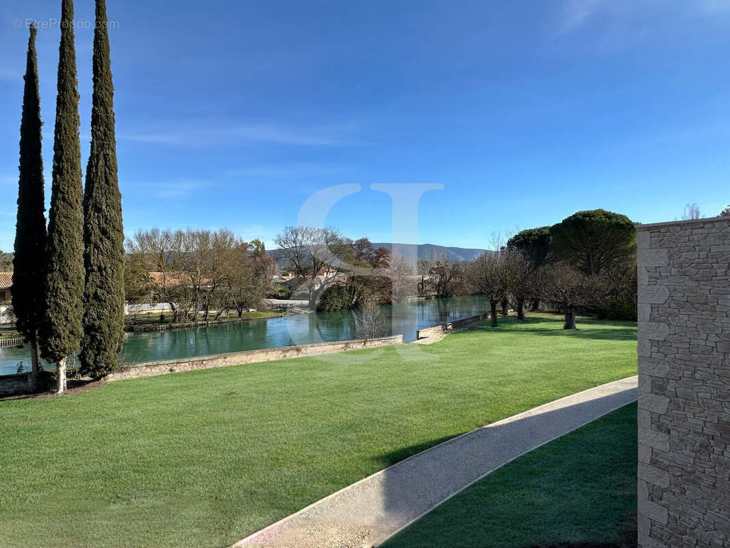 Appartement à L'ISLE-SUR-LA-SORGUE