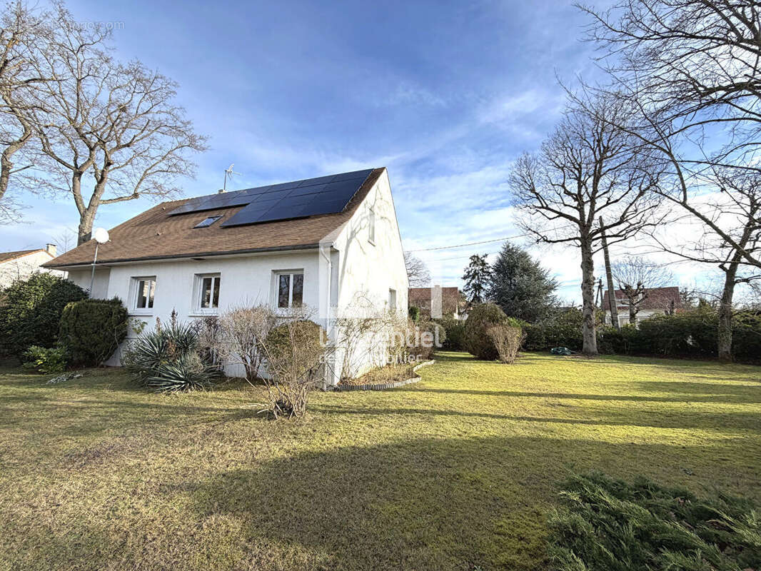 Maison à VERNEUIL-SUR-SEINE