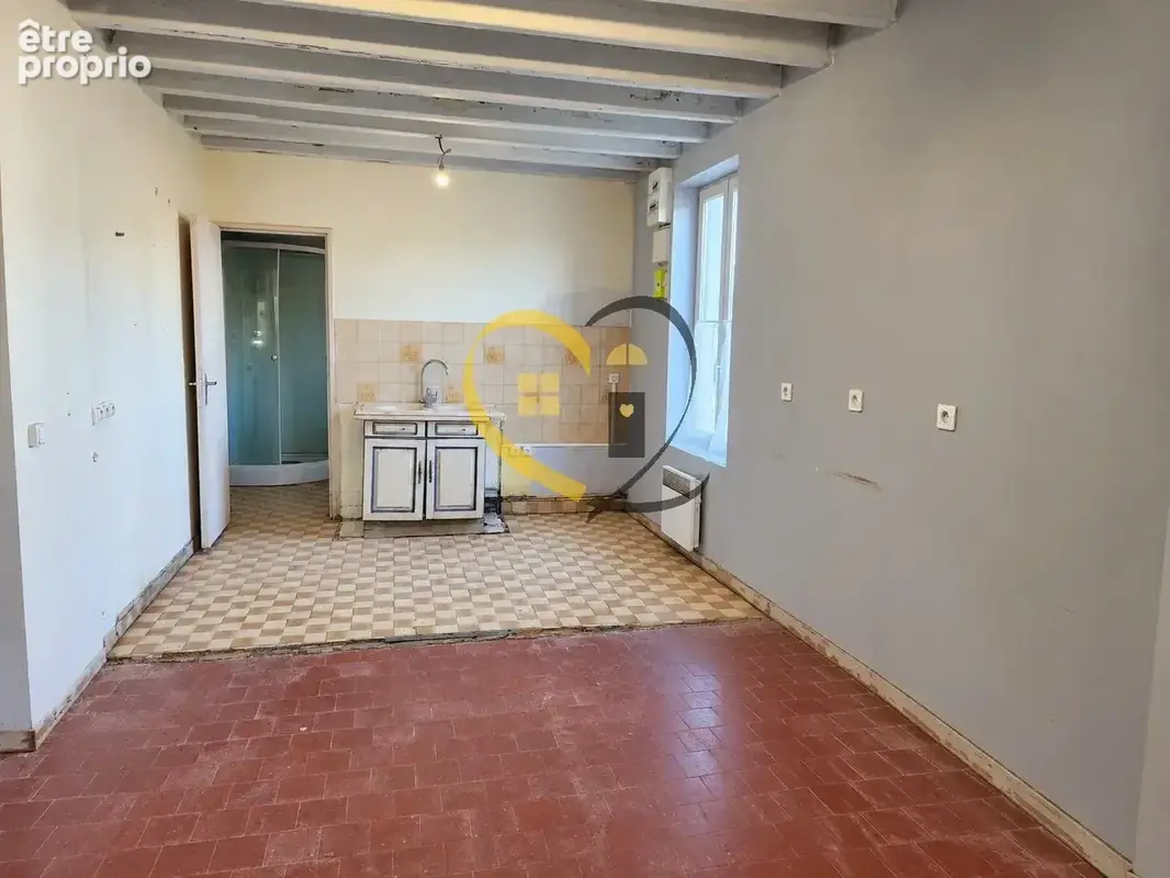 Maison à rénover avec grange et dépendances sur 1 000 m² de terrain - photo 2