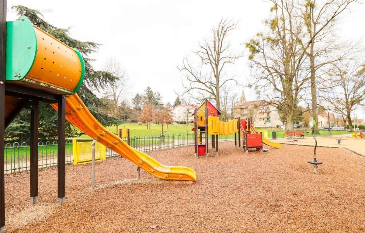Appartement à SAINT-BONNET-DE-MURE