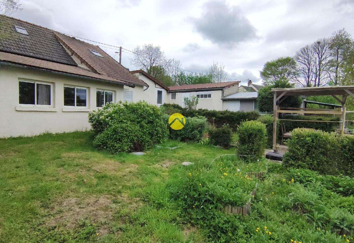 Maison à MORTROUX