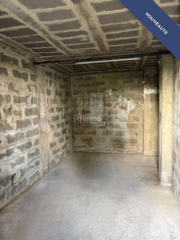 Parking à MARSEILLE-9E