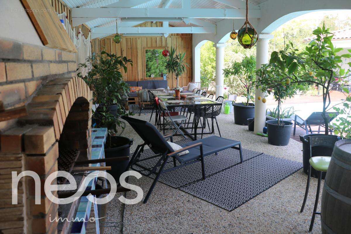 Maison 137 m² à Genissac  - photo 22