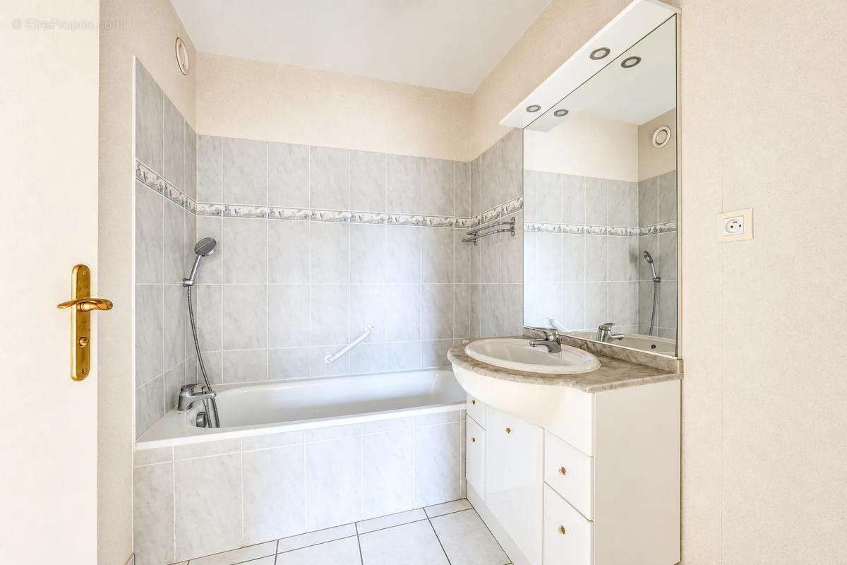 Appartement de 3 pièces de 55 m² situé à Dax - photo 6
