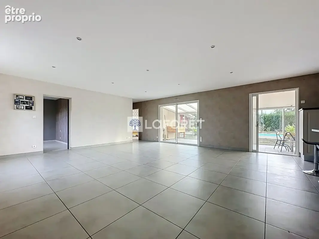 Élégante maison de plain-pied avec piscine chauuffée - photo 8