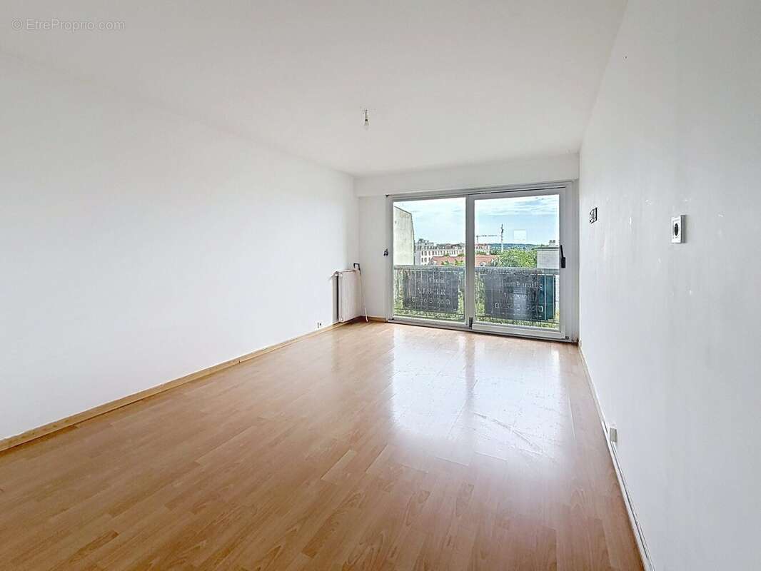 Appartement 70 m² à Champigny-Sur-Marne  - photo 2