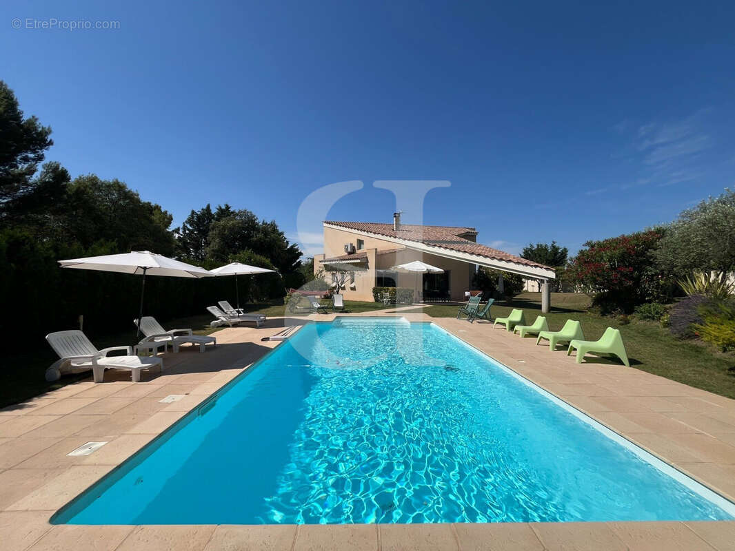 Maison à L&#039;ISLE-SUR-LA-SORGUE