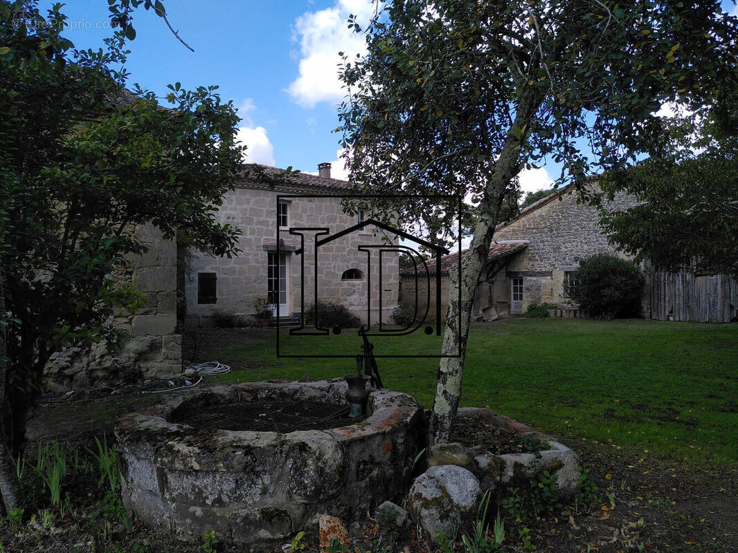 MAISON Façade avant - Maison à SAINT-COLOMB-DE-LAUZUN