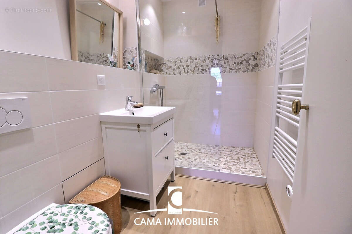 Appartement à FONTENAY-LE-FLEURY