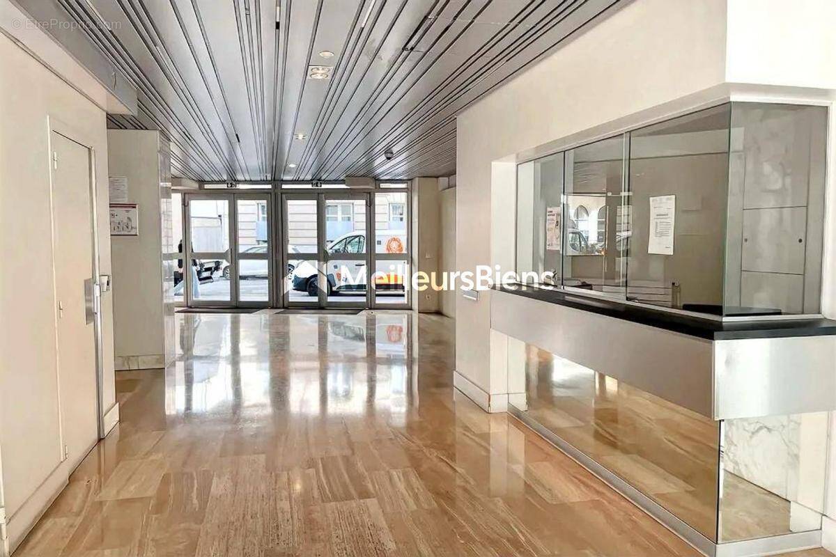 Appartement à PARIS-7E