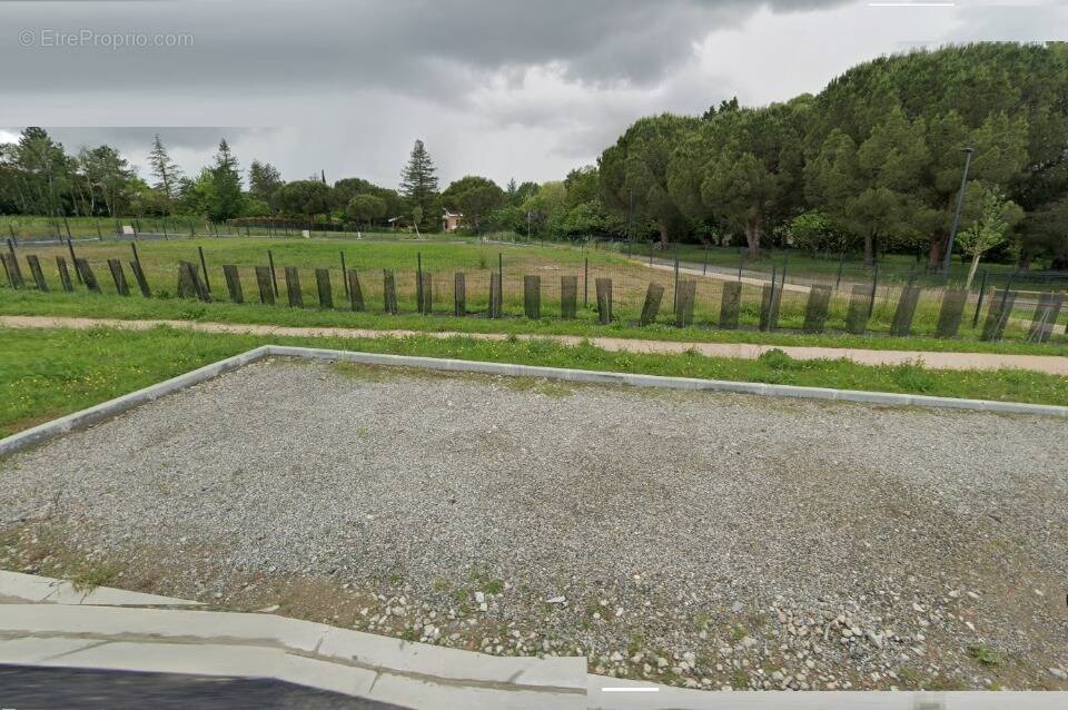 Terrain à SAINT-LOUP-CAMMAS