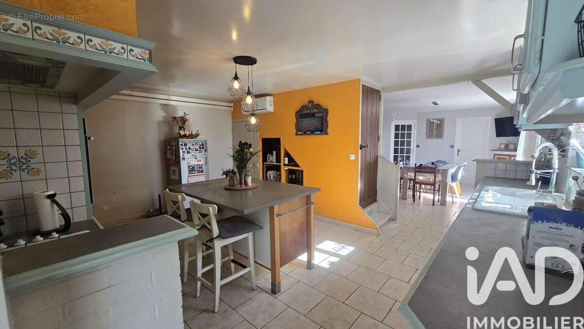 Maison 116 m² à Moussac  - photo 5
