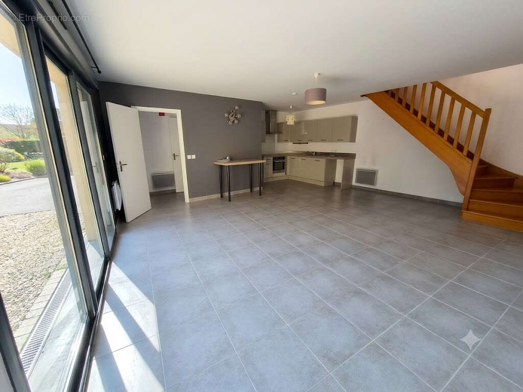 Maison à HOUDAN