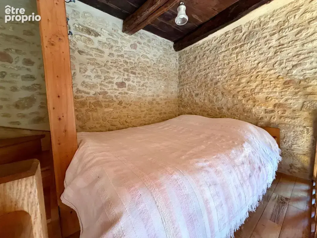 Maison en pierre au cœur de Sainte-Alvère – Idéale en résidence secondaire ou pour un investissement locatif - photo 10