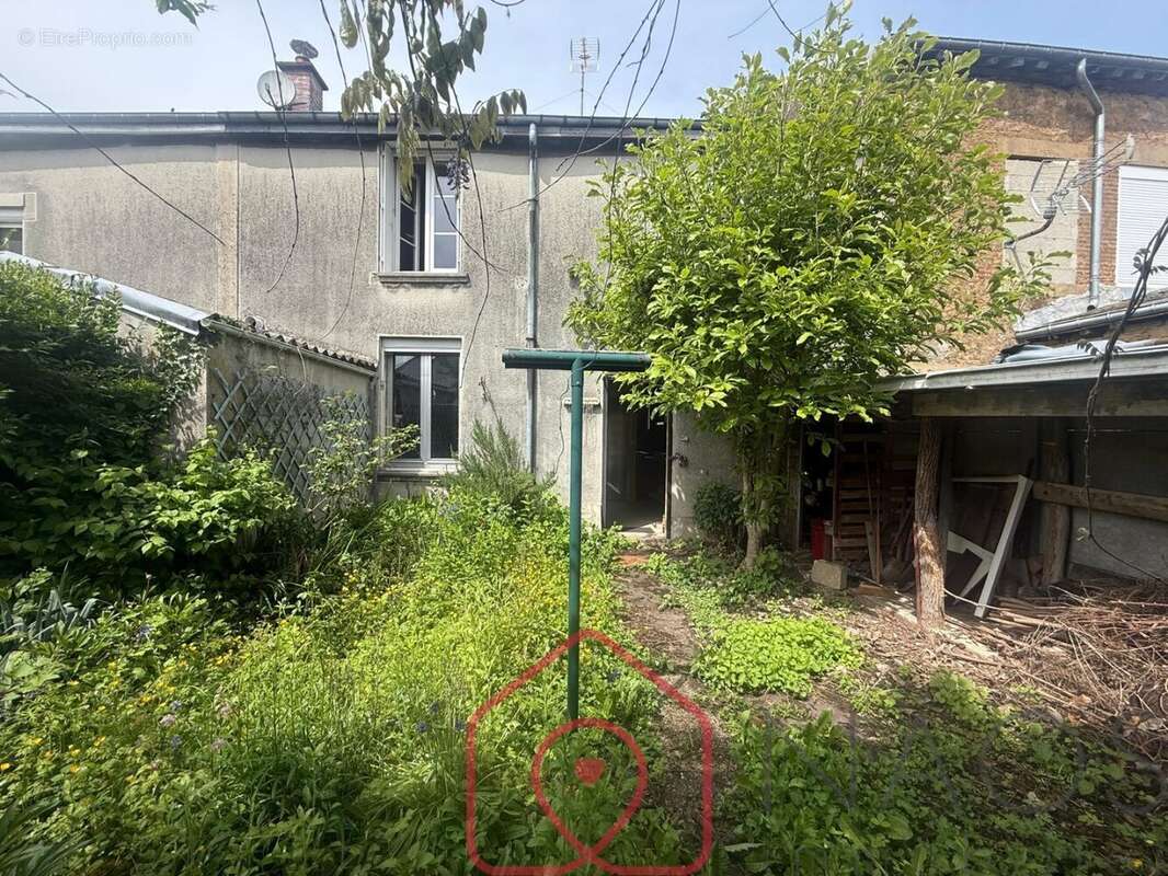 Maison à POURU-SAINT-REMY