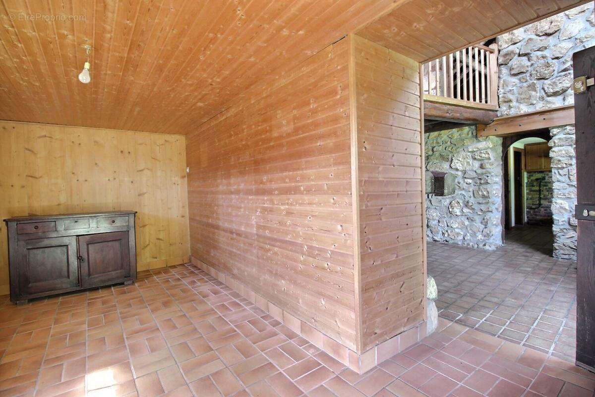 La Feclaz Chalet avec terrain constructible - photo 5