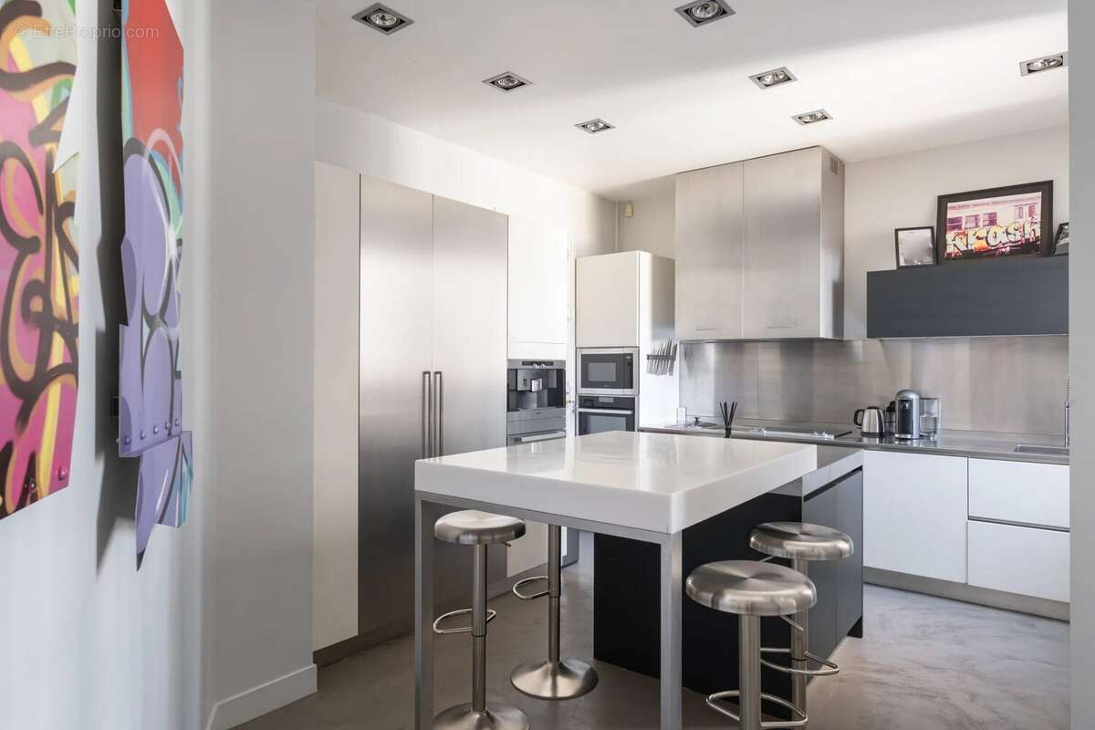 Appartement à PARIS-17E