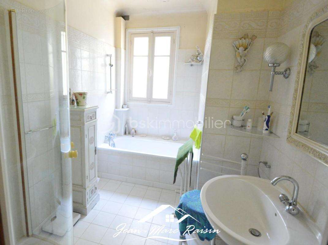 Maison à LE BLANC-MESNIL