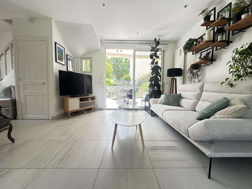 Maison à SAINT-MAUR-DES-FOSSES