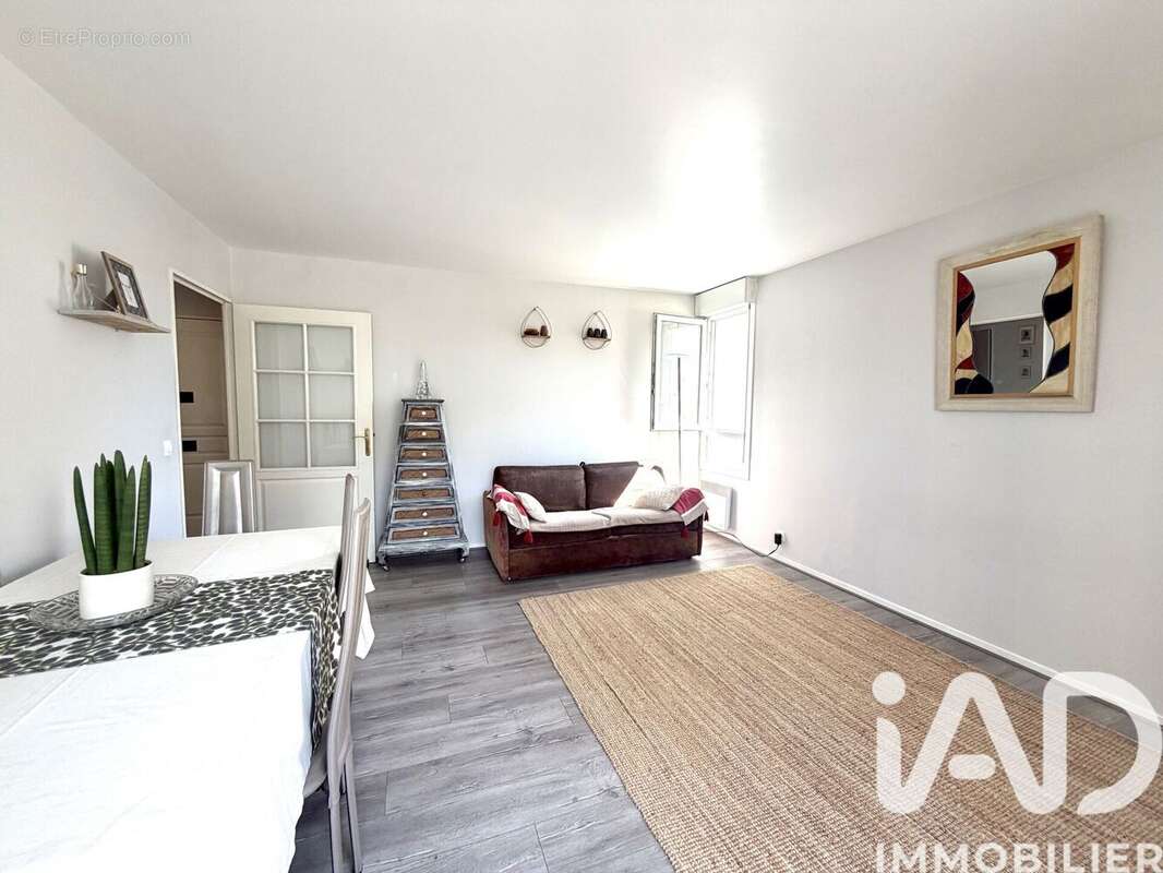 Photo 2 - Appartement à COMBS-LA-VILLE