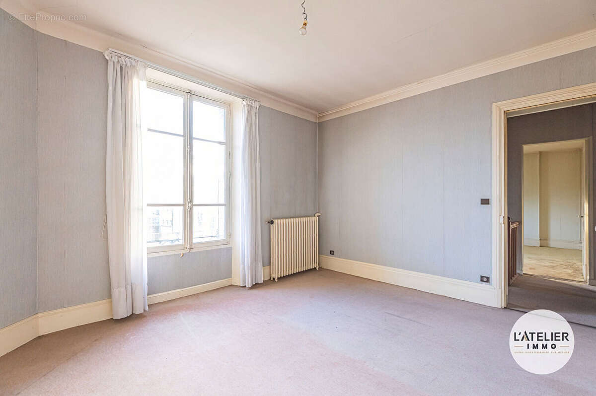 Maison à GUIGNICOURT