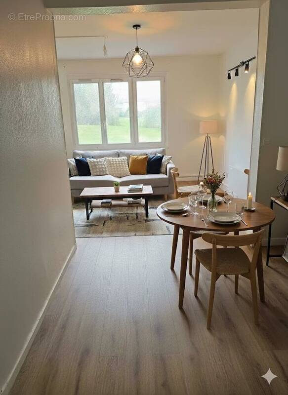 Appartement à SAINTE-GENEVIEVE-DES-BOIS