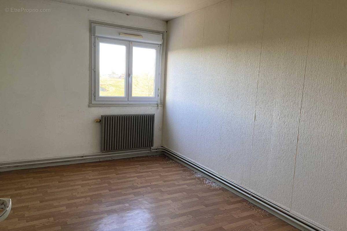 Appartement à LUZY