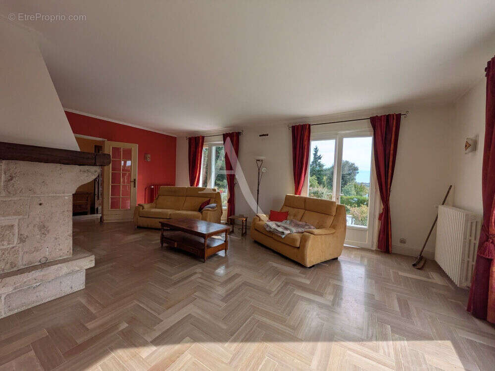 Maison à CHOUZY-SUR-CISSE