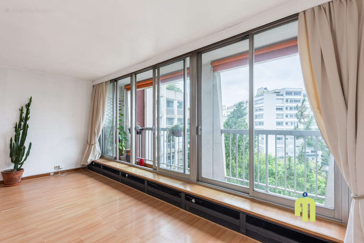 Appartement à PARIS-20E