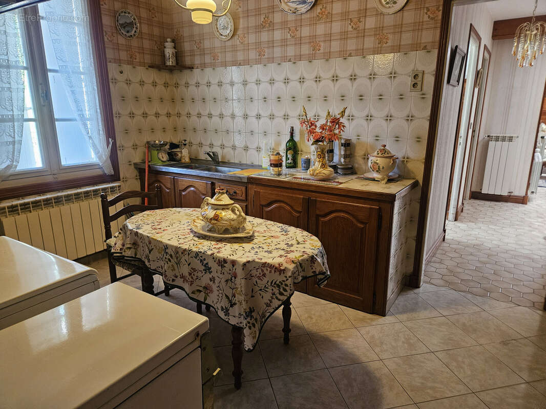 BERNEUIL   Élégante maison charentaise avec dépendances et grand garage - photo 11