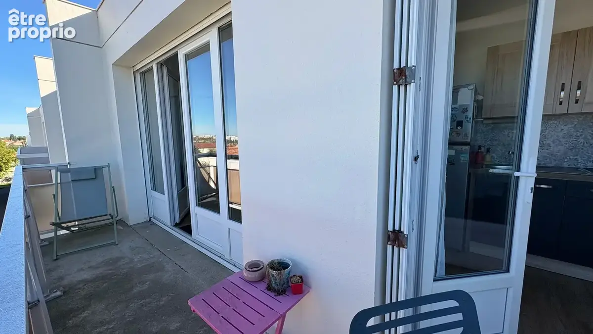 NIORT - Appartement T2 de 46m2 avec place de parking et balcon - photo 3