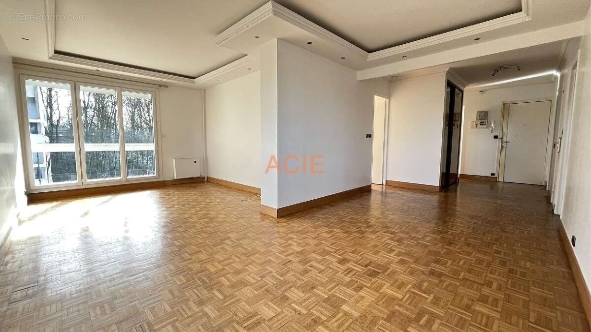Appartement à LOUVRES