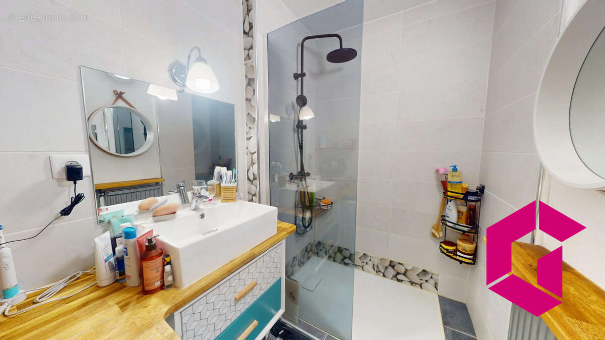 Appartement à VALS-PRES-LE-PUY