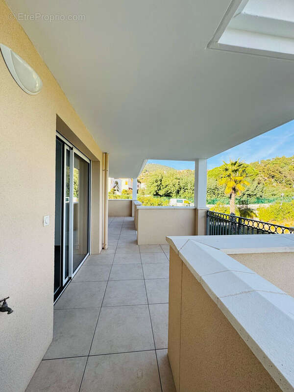 Photo 4 - Appartement à BORMES-LES-MIMOSAS