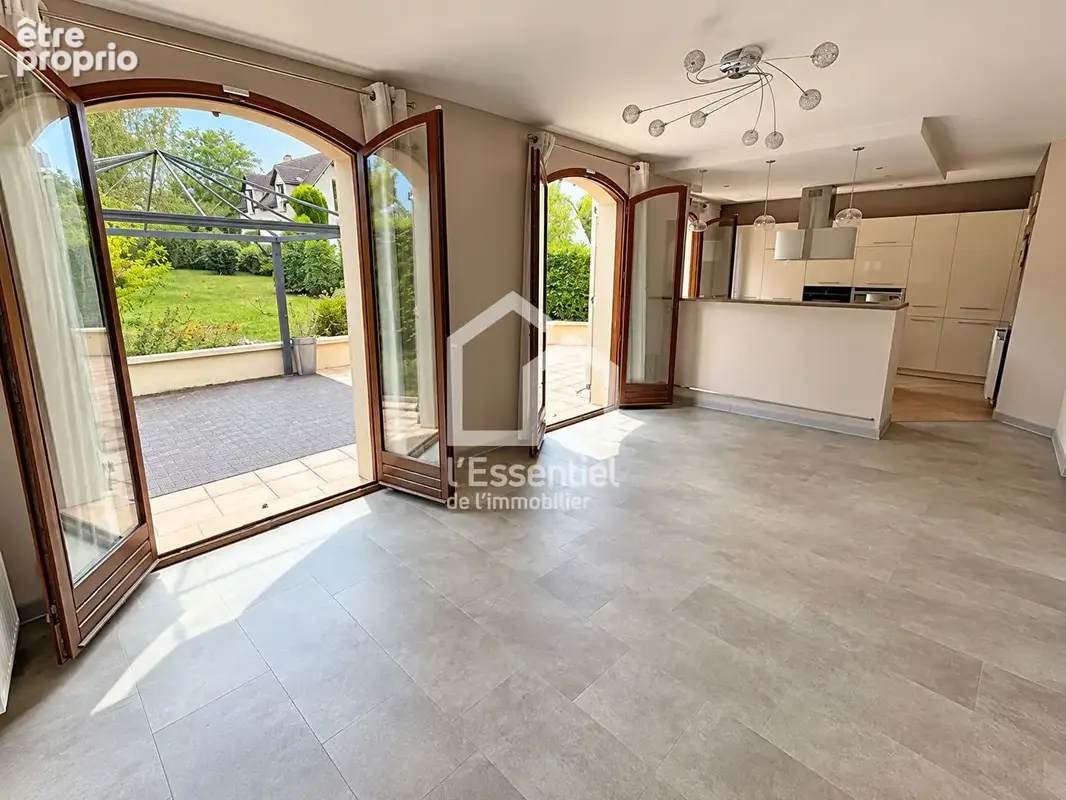 Calme absolu - beaux volumes -  grand jardin - sous-sol total - photo 5