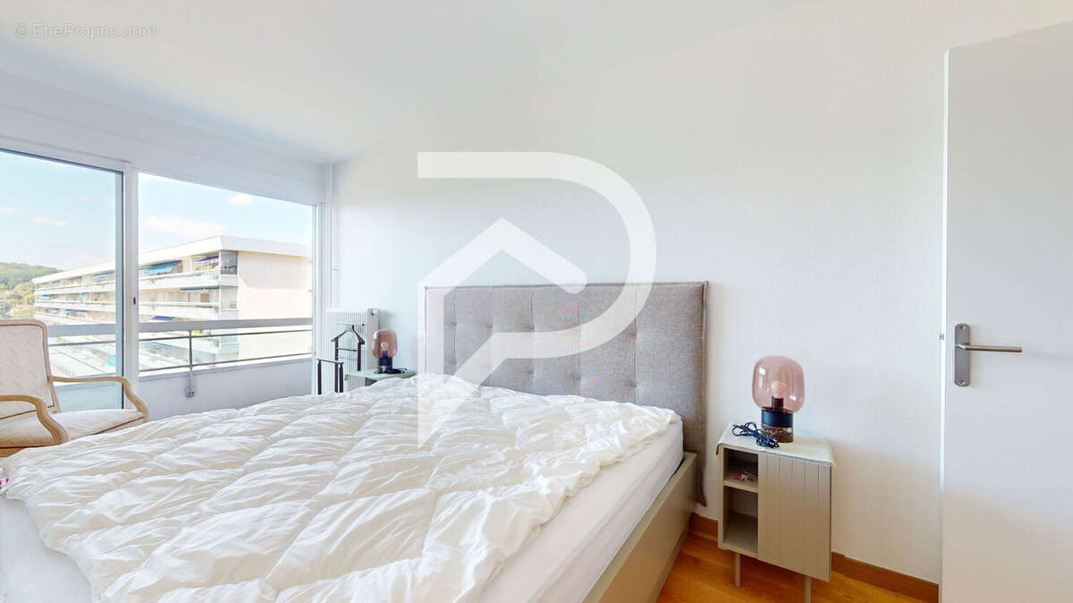 Appartement à LA CELLE-SAINT-CLOUD