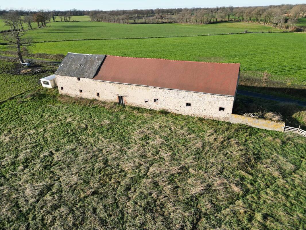 Maison à SAINT-LEGER-MAGNAZEIX
