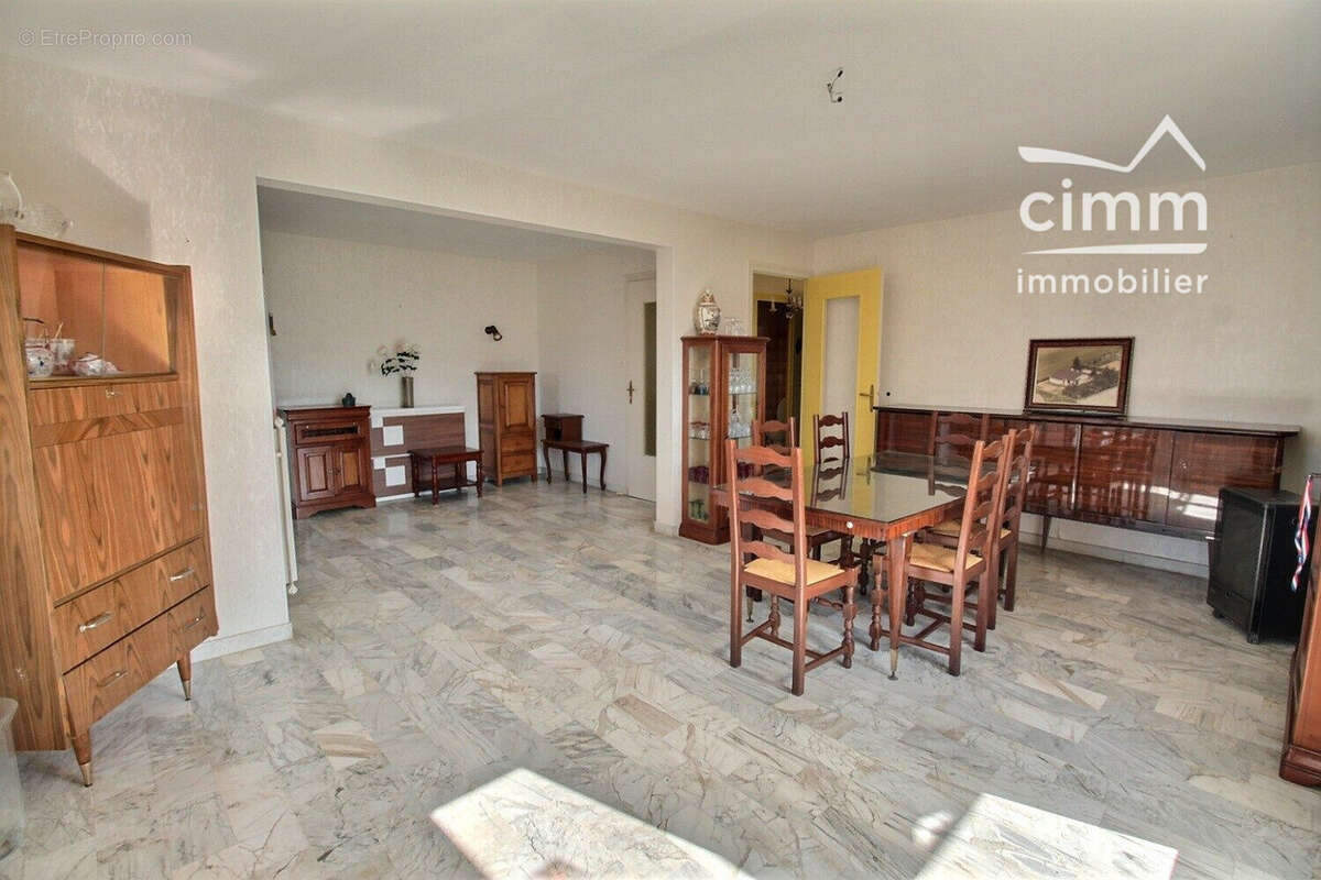 Maison à SAINT-SIMEON-DE-BRESSIEUX