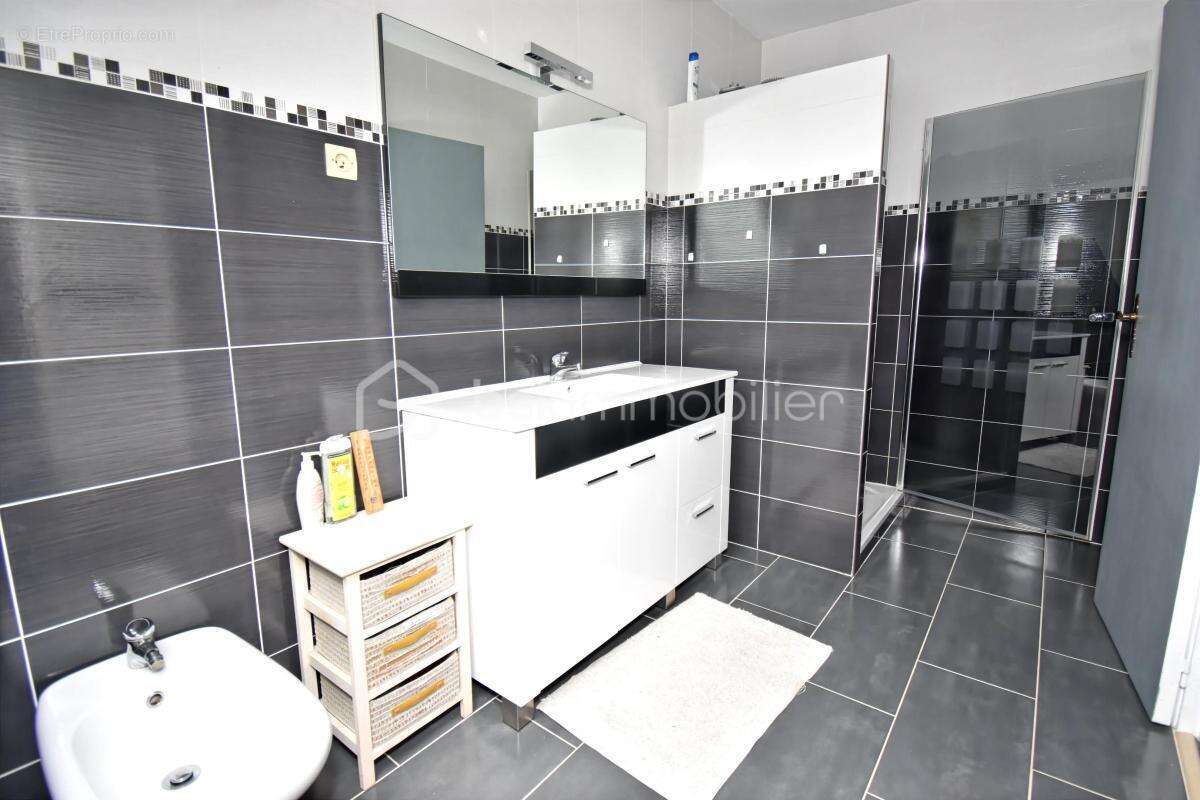 ORMESSON-SUR-MARNE - Maison familiale 135m² - 4 chambres - Jardin & double garage - - photo 15