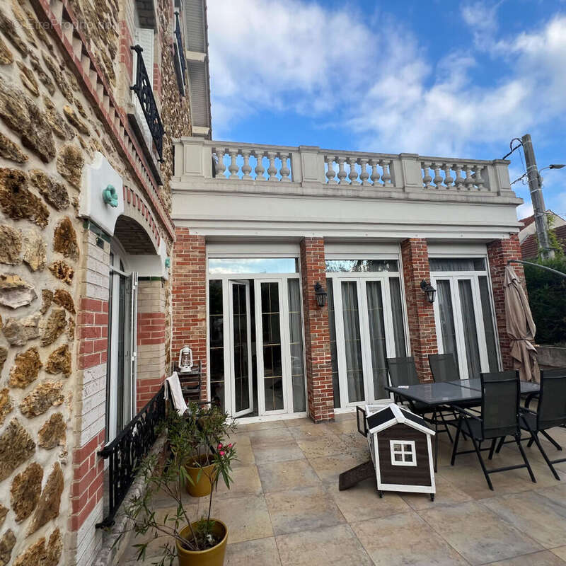 Maison à LES PAVILLONS-SOUS-BOIS