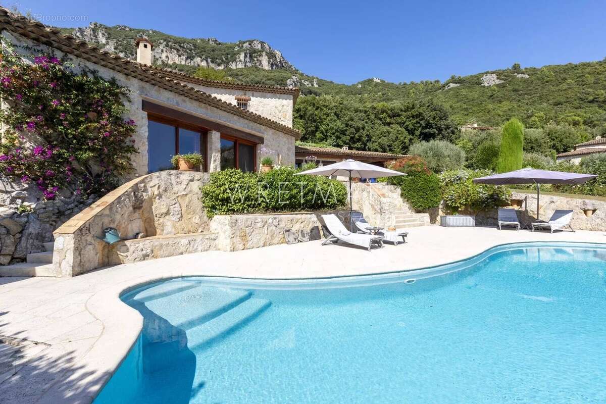 Maison à TOURRETTES-SUR-LOUP