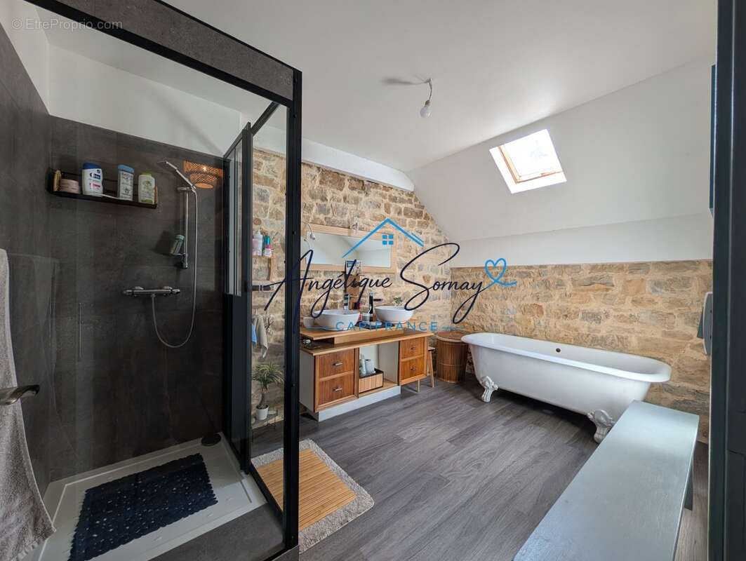 Chille – maison de village mitoyenne de 160 m² avec garage, stationnement - photo 20