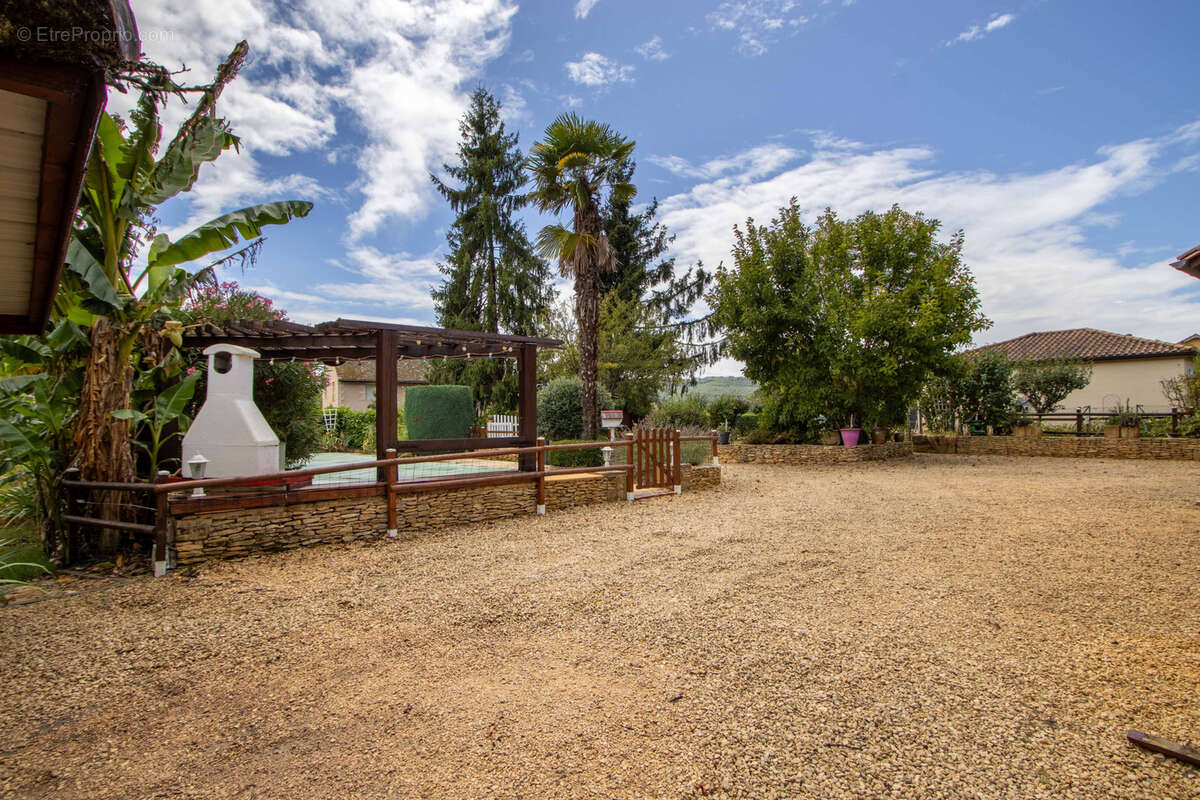 Maison à SAINT-VINCENT-DE-COSSE