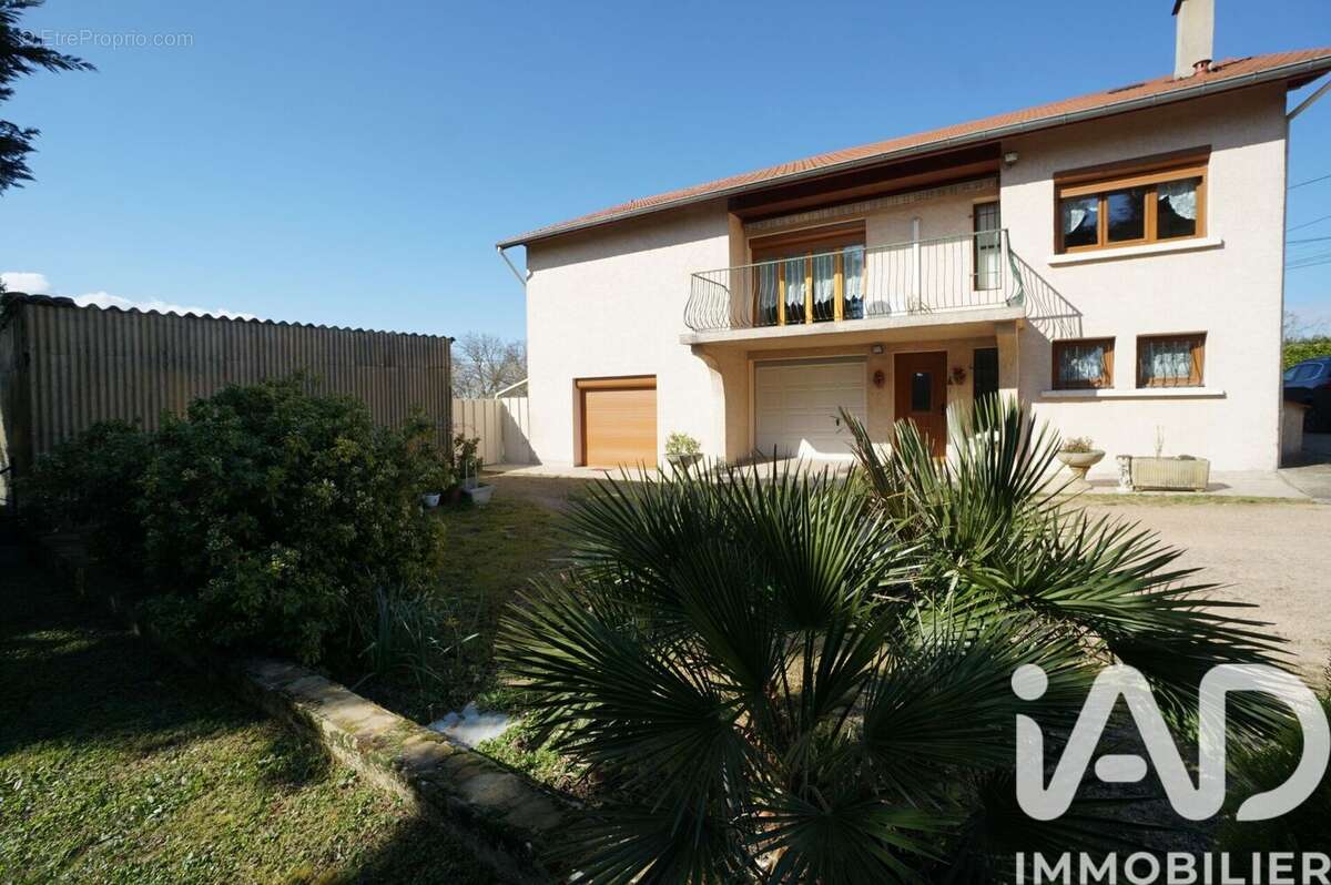 Photo 2 - Maison à LUZINAY