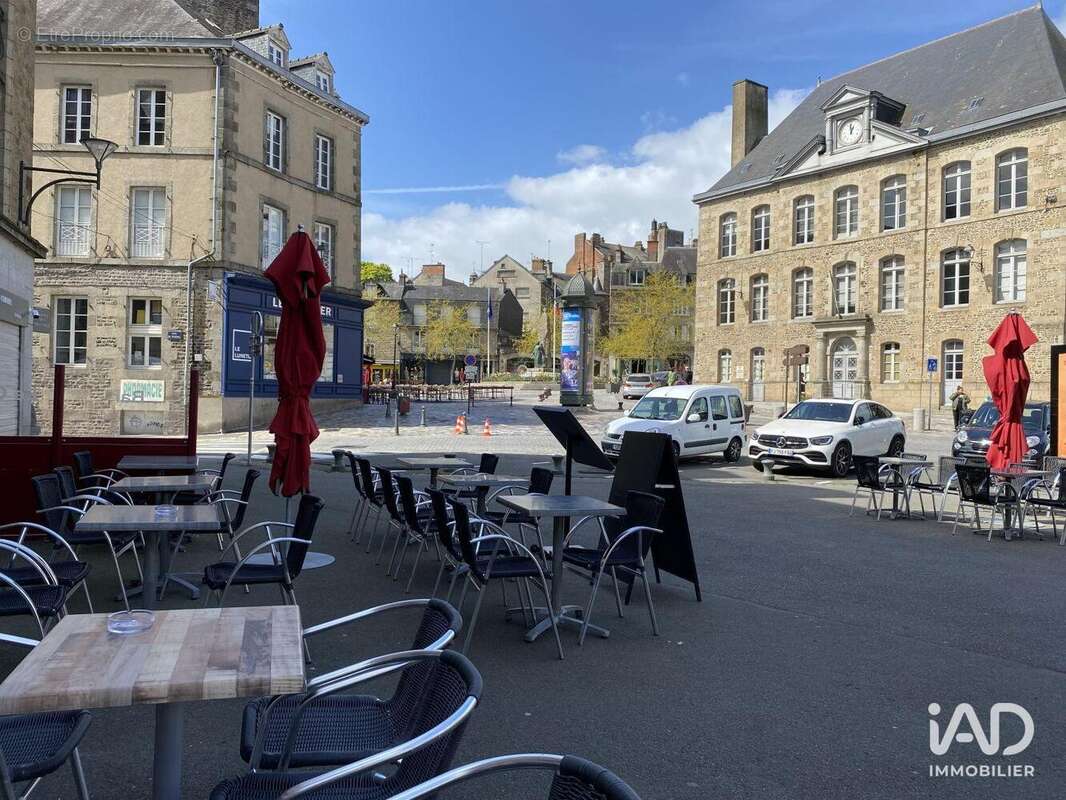 Photo 8 - Commerce à FOUGERES