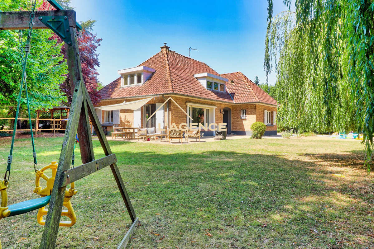 Maison 208 m² à Isbergues  - photo 9