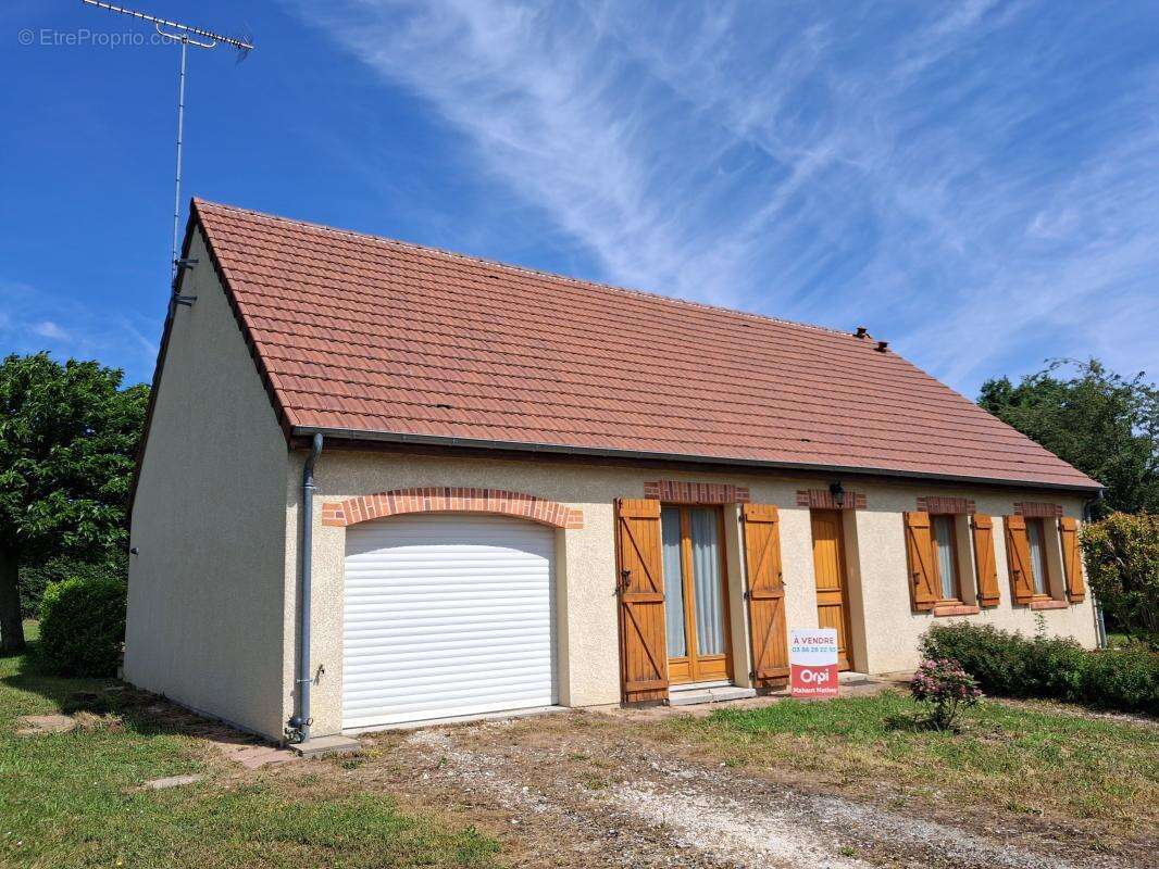 Maison à COSNE-COURS-SUR-LOIRE