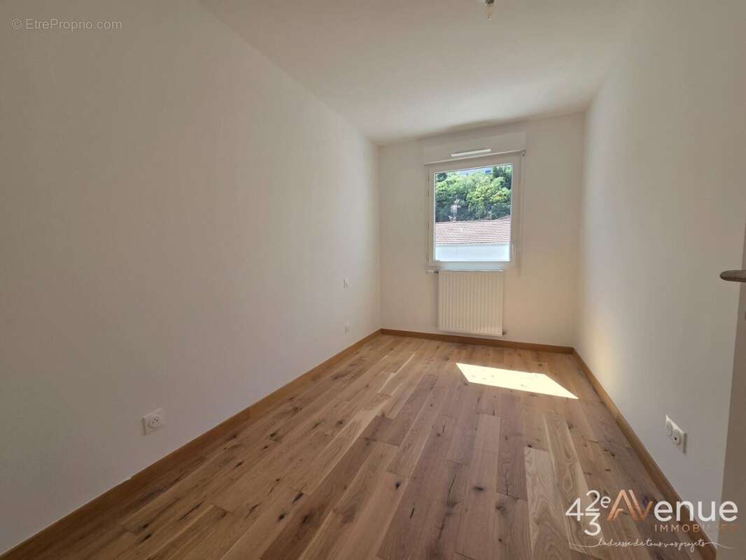 Appartement à SAINT-ETIENNE