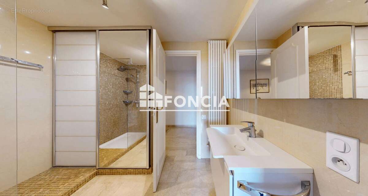 Exclusivite place catalogne t5 + cave + parking - photo 10
